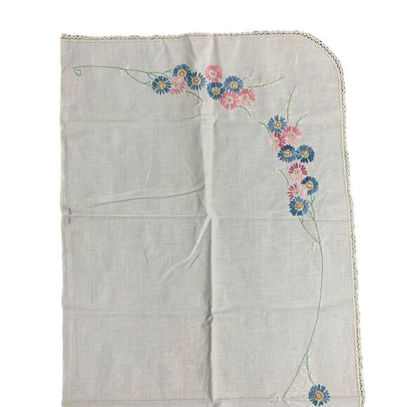 Vintage Hand Embroidered Mantle Scarf Table Runner 45 x 35 White Floral Crochet - Picture 3 of 5